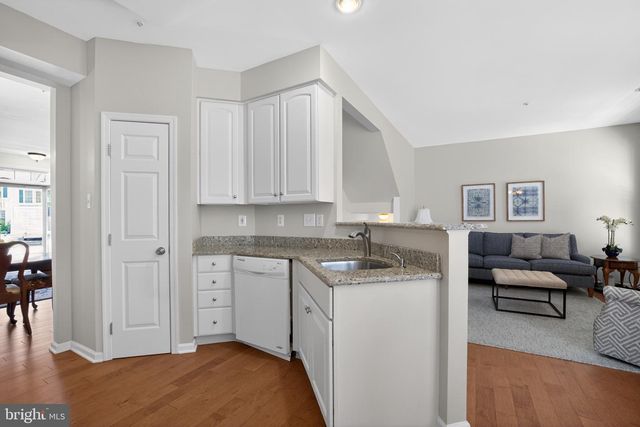 4488 HONEYSUCKLE LN, Doylestown, PA 18902