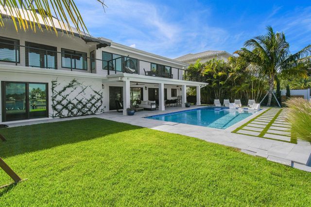 12880 S Shore Drive, Palm Beach Gardens, FL 33410
