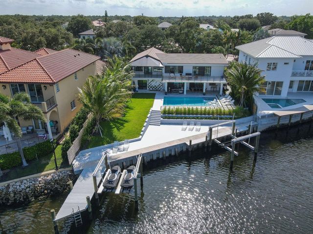 12880 S Shore Drive, Palm Beach Gardens, FL 33410