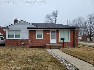 28259 Floral Street, Roseville, MI 48066