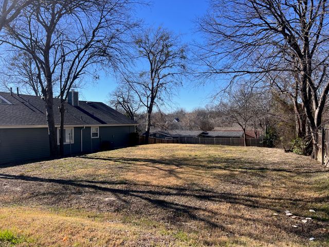 304 Mckinney Avenue, Mckinney, TX 75069