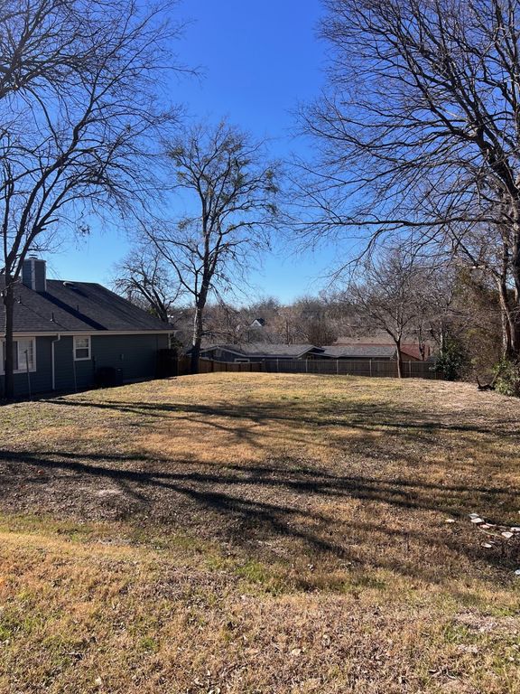 304 Mckinney Avenue, Mckinney, TX 75069