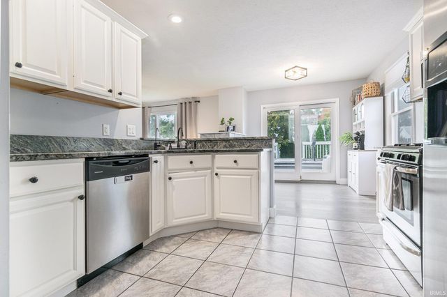 30817 Mast Drive, Osceola, IN 46561