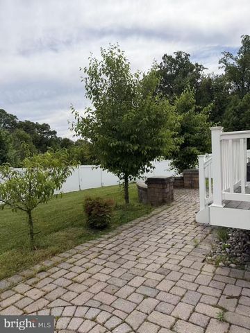 7726 HEATHERS LN, Baltimore, MD 21236