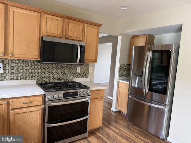 7726 HEATHERS LN, Baltimore, MD 21236