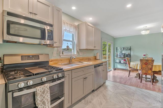 4587 Tradewinds Way, Pensacola, FL 32514