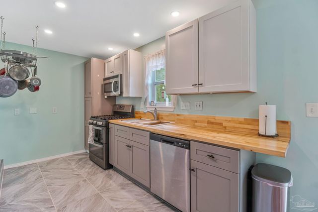 4587 Tradewinds Way, Pensacola, FL 32514