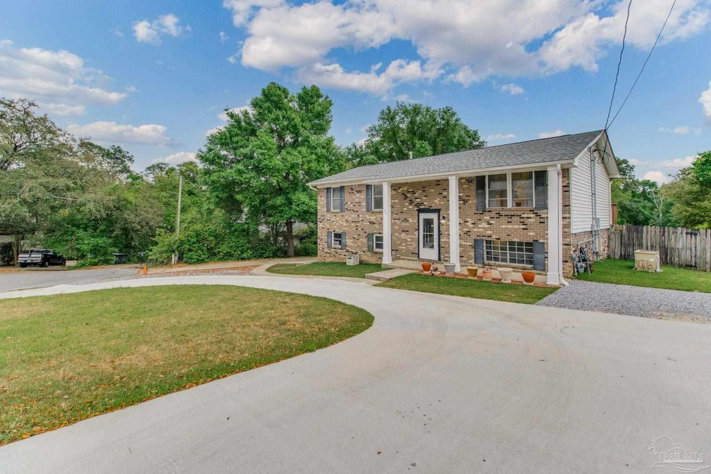 4587 Tradewinds Way, Pensacola, FL 32514