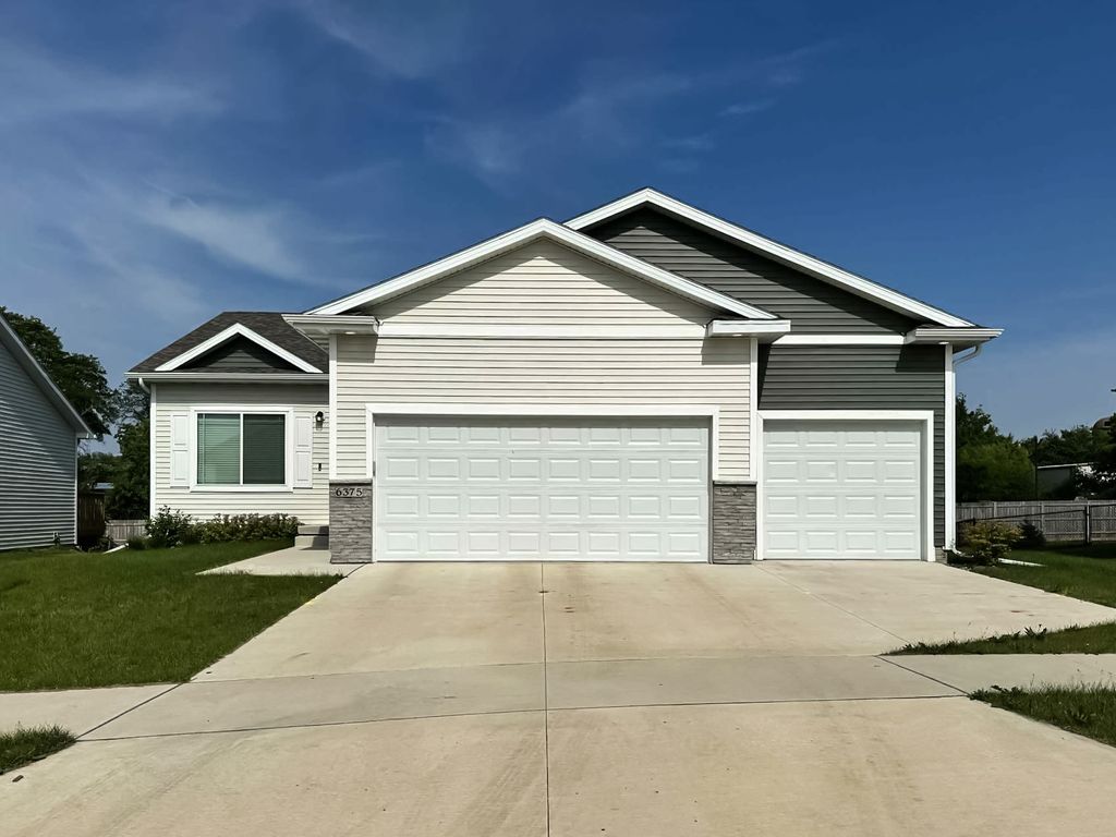 6375 NE 11th Court, Des Moines, IA 50313