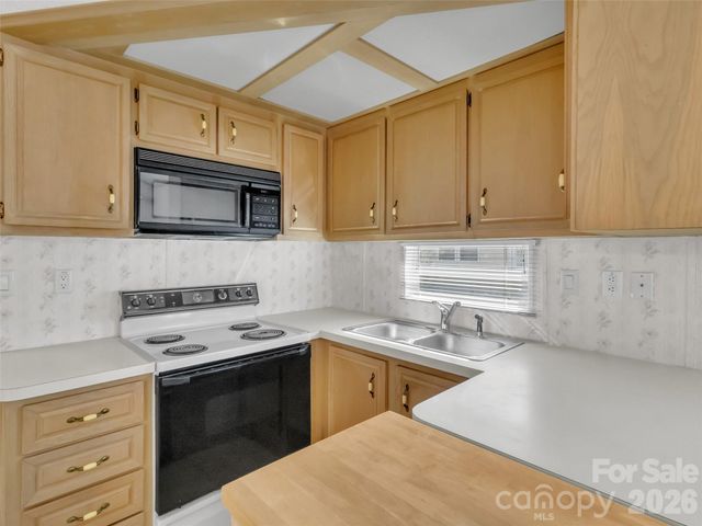 312 Mallard Loop, Waynesville, NC 28785