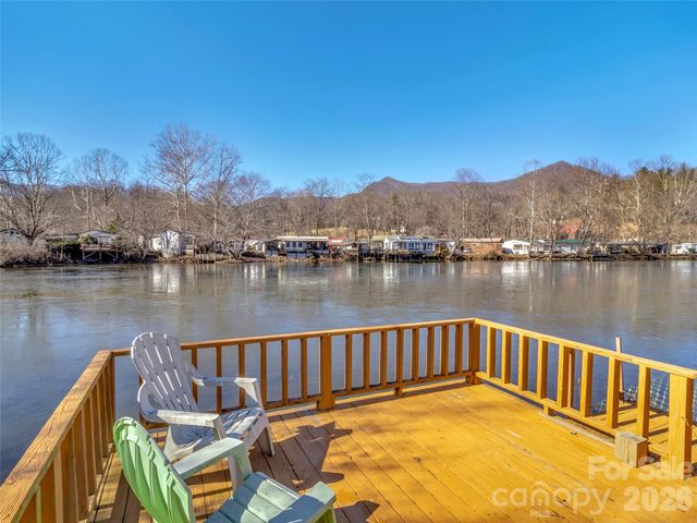 312 Mallard Loop, Waynesville, NC 28785