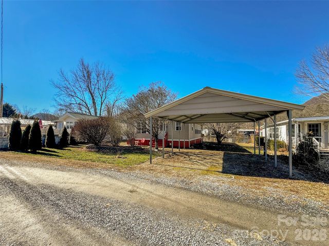 312 Mallard Loop, Waynesville, NC 28785