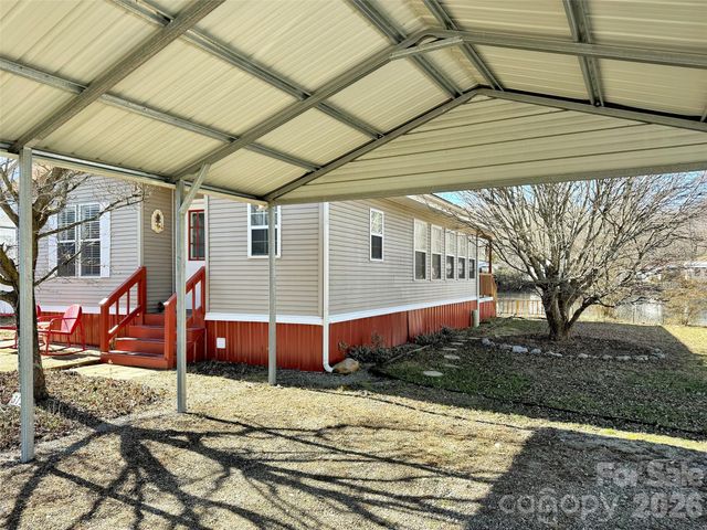 312 Mallard Loop, Waynesville, NC 28785