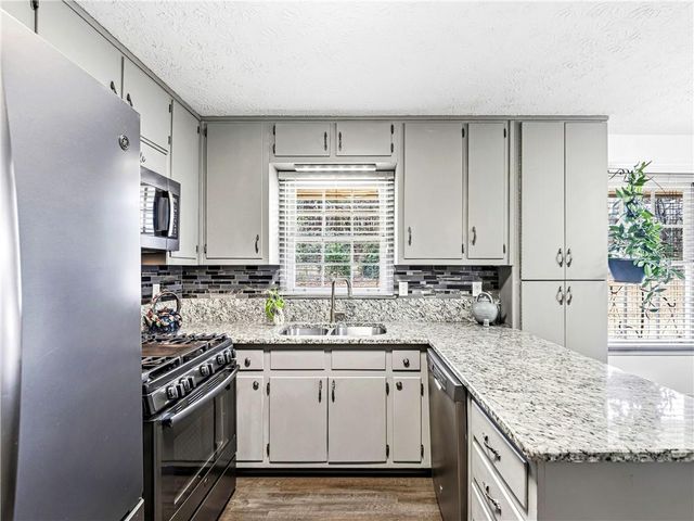 451 Cabriolet Court, Mcdonough, GA 30253