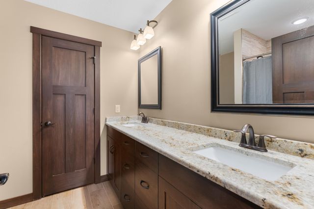 870 Portsmith Drive NW, Rochester, MN 55901