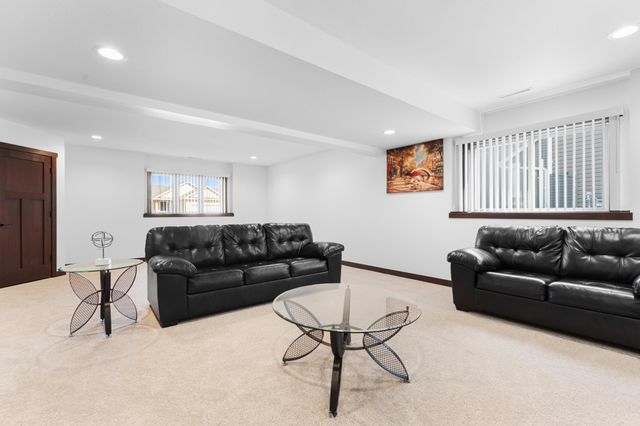 870 Portsmith Drive NW, Rochester, MN 55901