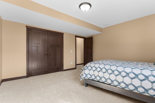 870 Portsmith Drive NW, Rochester, MN 55901