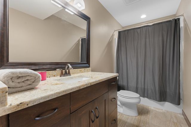 870 Portsmith Drive NW, Rochester, MN 55901