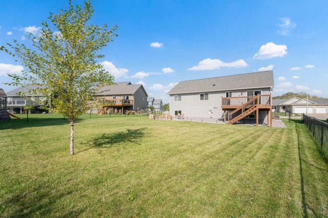 870 Portsmith Drive NW, Rochester, MN 55901