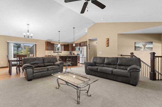 870 Portsmith Drive NW, Rochester, MN 55901