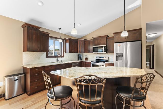 870 Portsmith Drive NW, Rochester, MN 55901