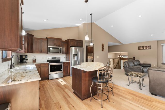 870 Portsmith Drive NW, Rochester, MN 55901