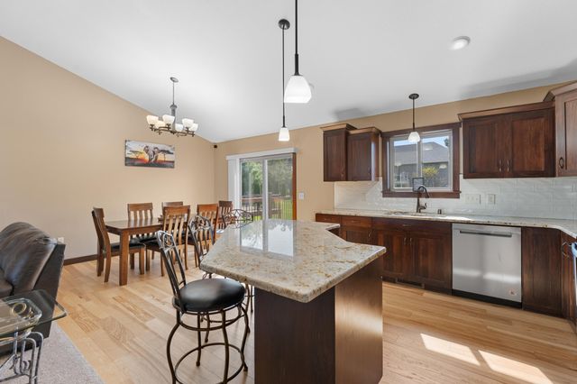 870 Portsmith Drive NW, Rochester, MN 55901