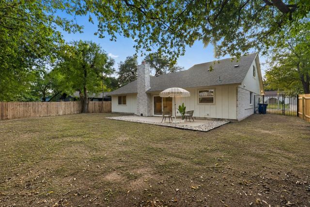 7405 Whispering Winds DR, Austin, TX 78745
