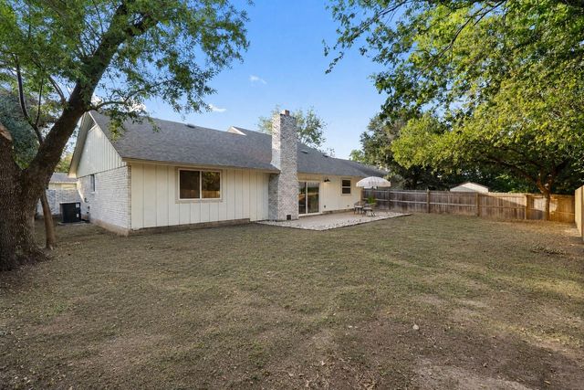 7405 Whispering Winds DR, Austin, TX 78745