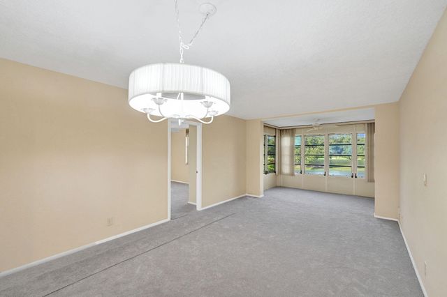 9460 Poinciana Place 203, Davie, FL 33324