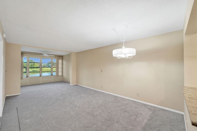 9460 Poinciana Place 203, Davie, FL 33324