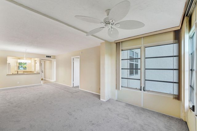 9460 Poinciana Place 203, Davie, FL 33324