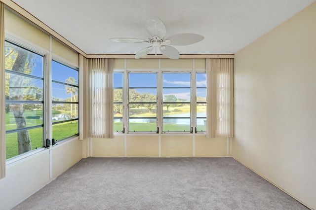 9460 Poinciana Place 203, Davie, FL 33324