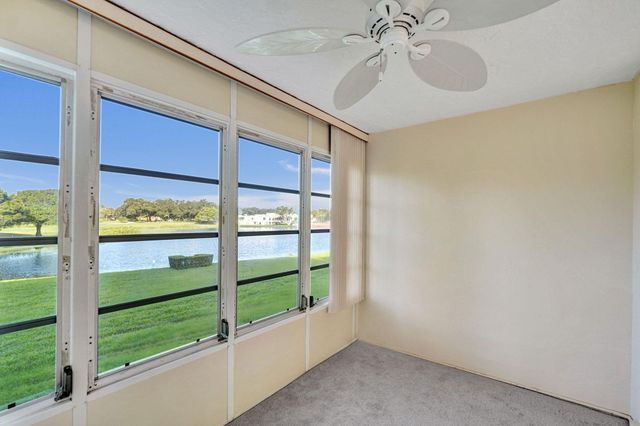 9460 Poinciana Place 203, Davie, FL 33324