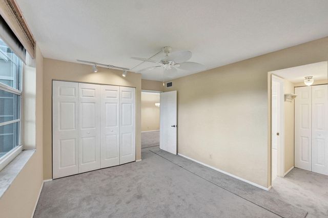9460 Poinciana Place 203, Davie, FL 33324