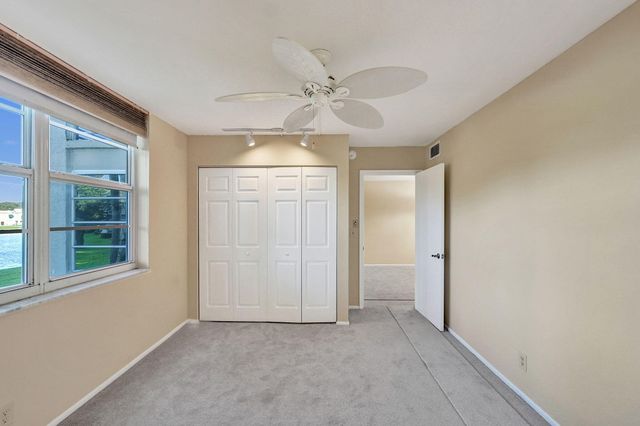 9460 Poinciana Place 203, Davie, FL 33324