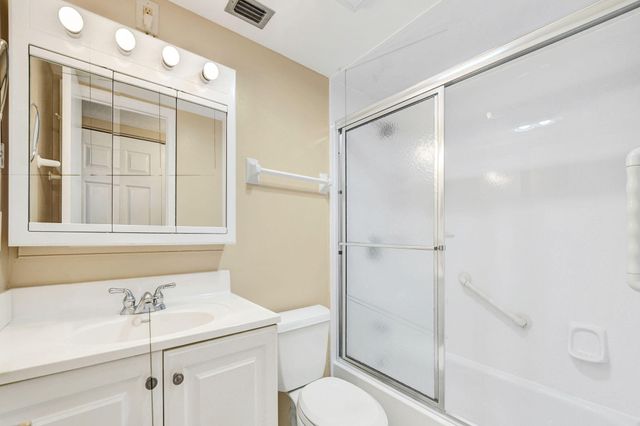 9460 Poinciana Place 203, Davie, FL 33324