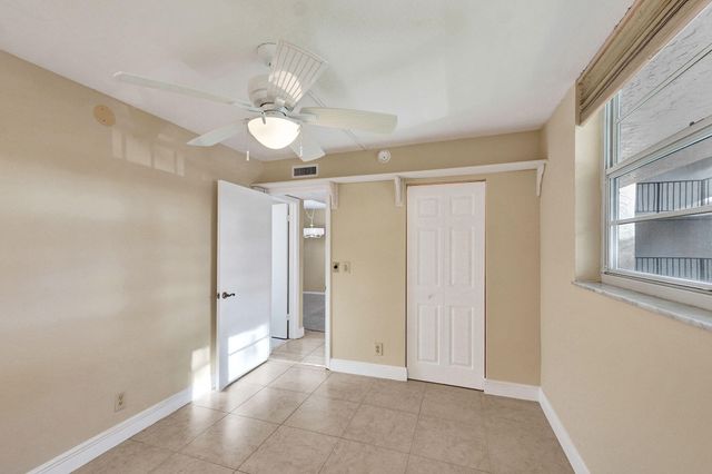 9460 Poinciana Place 203, Davie, FL 33324