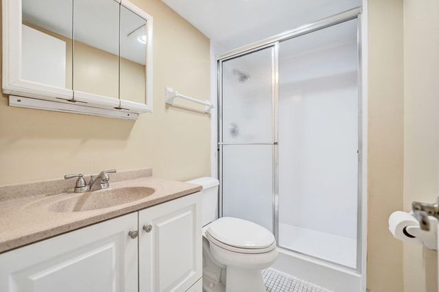 9460 Poinciana Place 203, Davie, FL 33324