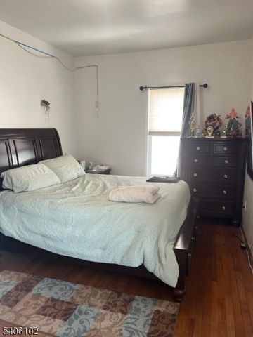 8 Zabriskie St, Haledon Boro, NJ 07508