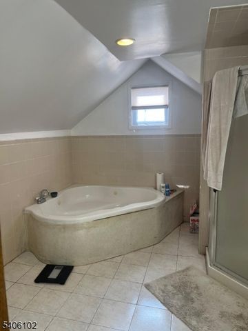 8 Zabriskie St, Haledon Boro, NJ 07508