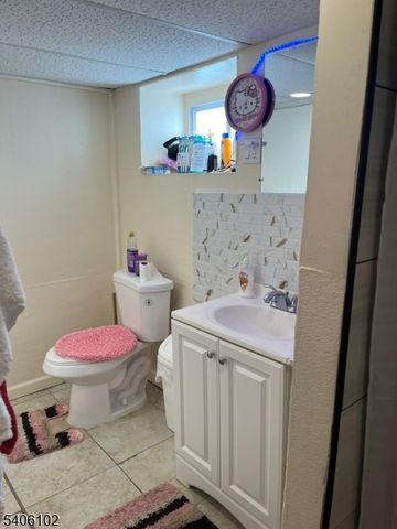 8 Zabriskie St, Haledon Boro, NJ 07508