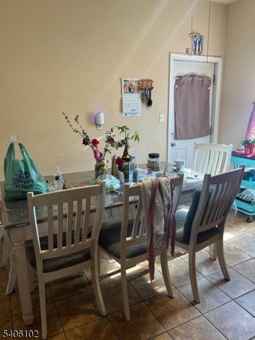 8 Zabriskie St, Haledon Boro, NJ 07508