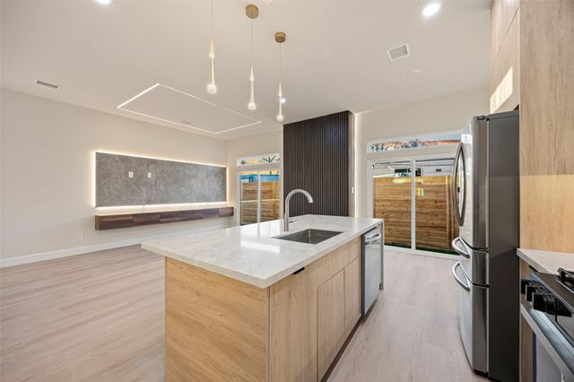 3807 Noah Street W, Houston, TX 77021