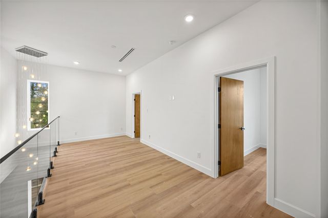 3807 Noah Street W, Houston, TX 77021