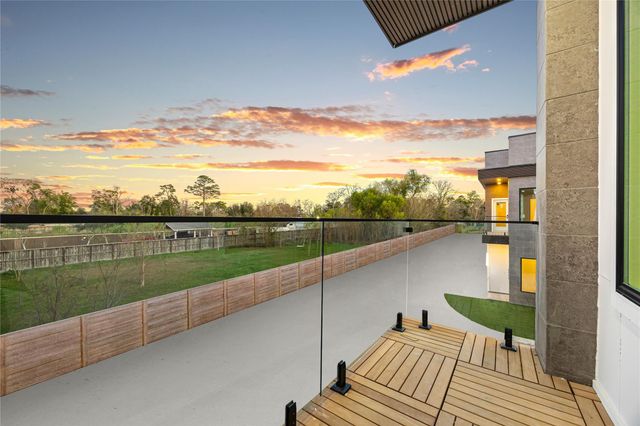 3807 Noah Street W, Houston, TX 77021