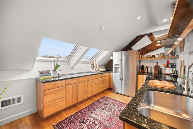 10 East Street 13, Providence, RI 02906