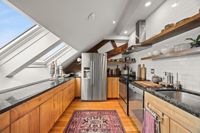 10 East Street 13, Providence, RI 02906