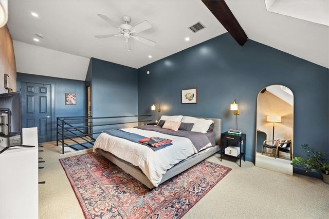 10 East Street 13, Providence, RI 02906