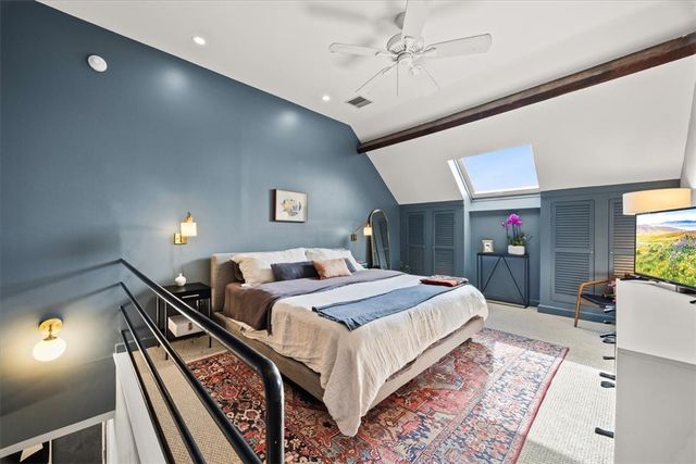 10 East Street 13, Providence, RI 02906